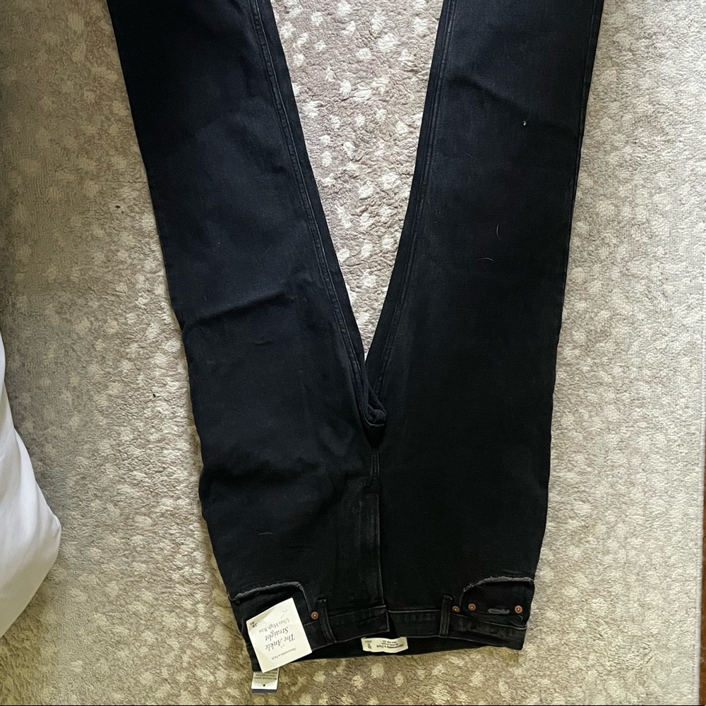 Abercrombie- The Ankle Straight Jean Ultra High Rise
